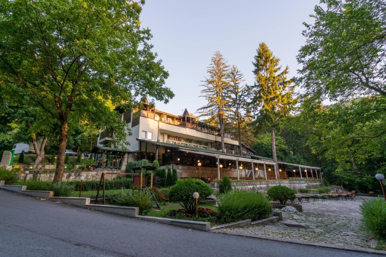 Family Park Hotel Kyoshkove Sjumen Eksteriør billede