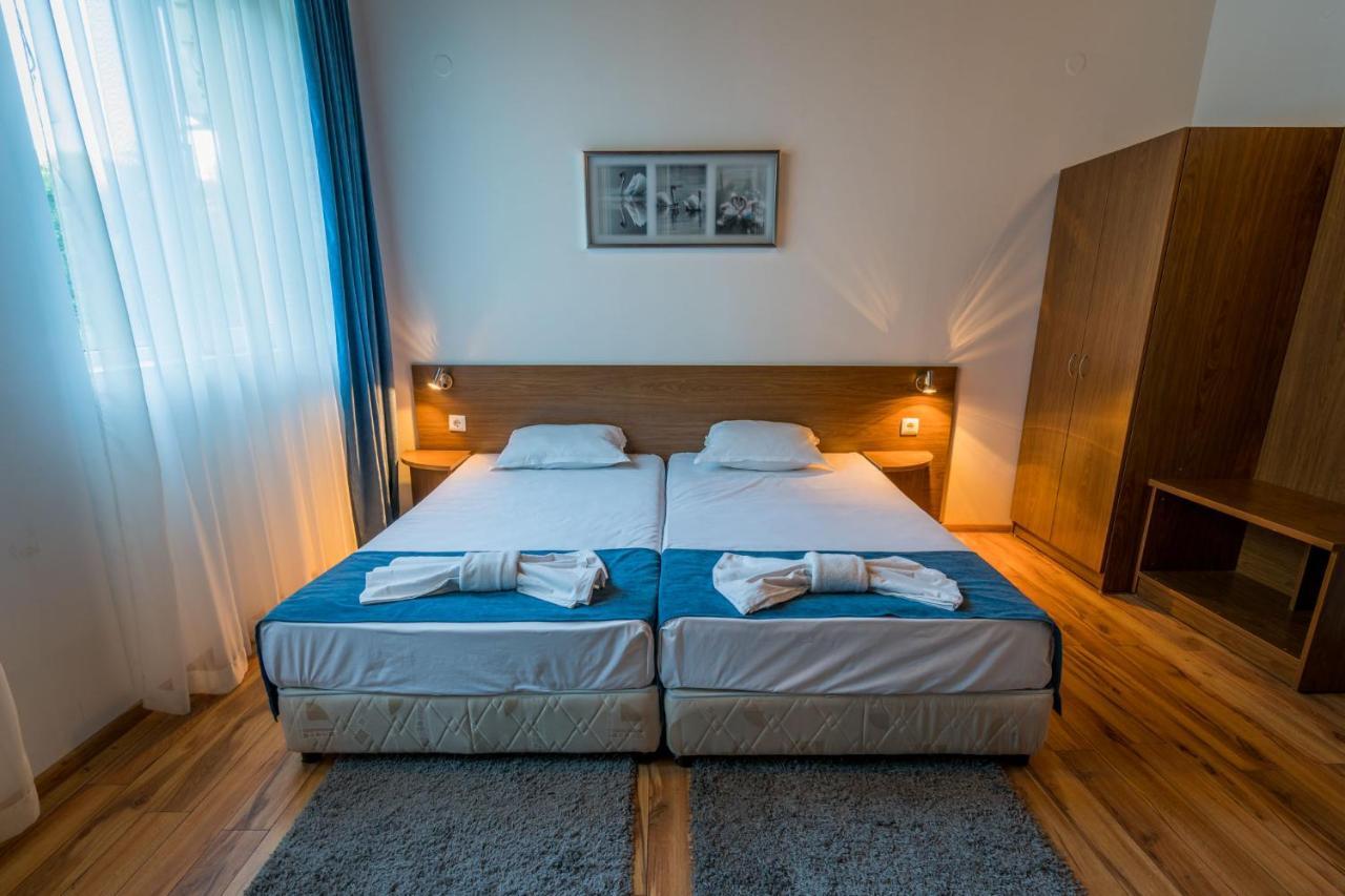 Family Park Hotel Kyoshkove Sjumen Eksteriør billede