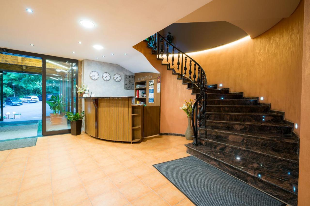 Family Park Hotel Kyoshkove Sjumen Eksteriør billede