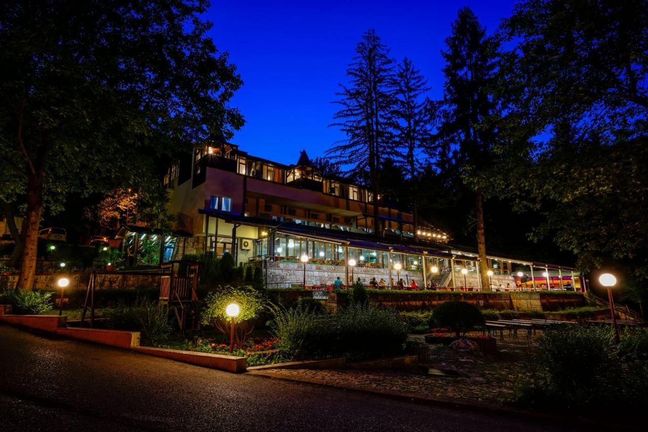 Family Park Hotel Kyoshkove Sjumen Eksteriør billede